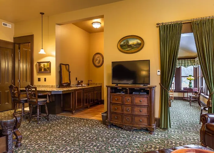 Steele Mansion Inn & Gathering Hub