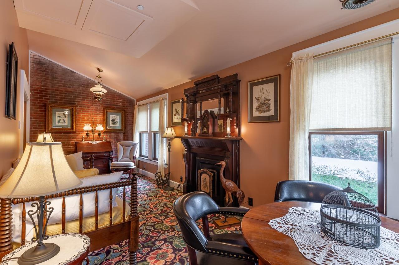 Steele Mansion & Gathering Hub 4*