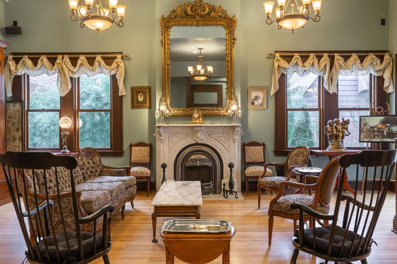 Steele Mansion & Gathering Hub Inn Painesville
