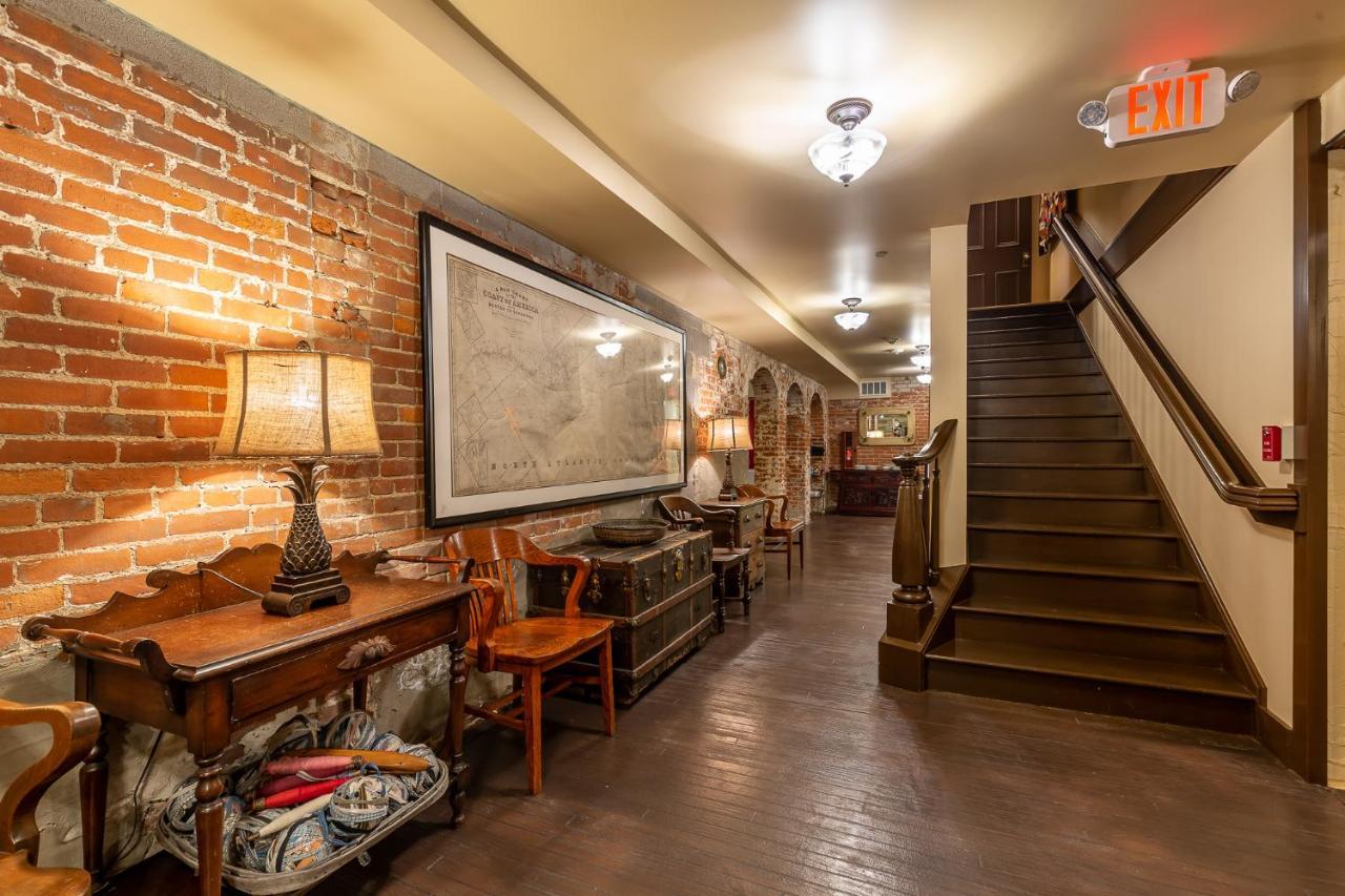 Inn Steele Mansion & Gathering Hub Painesville