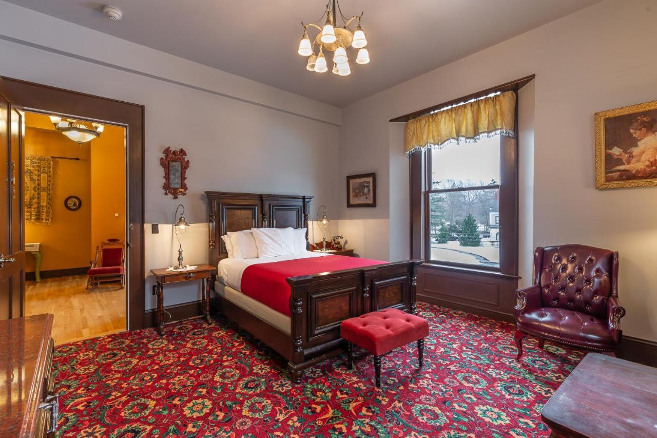 Steele Mansion & Gathering Hub 4*