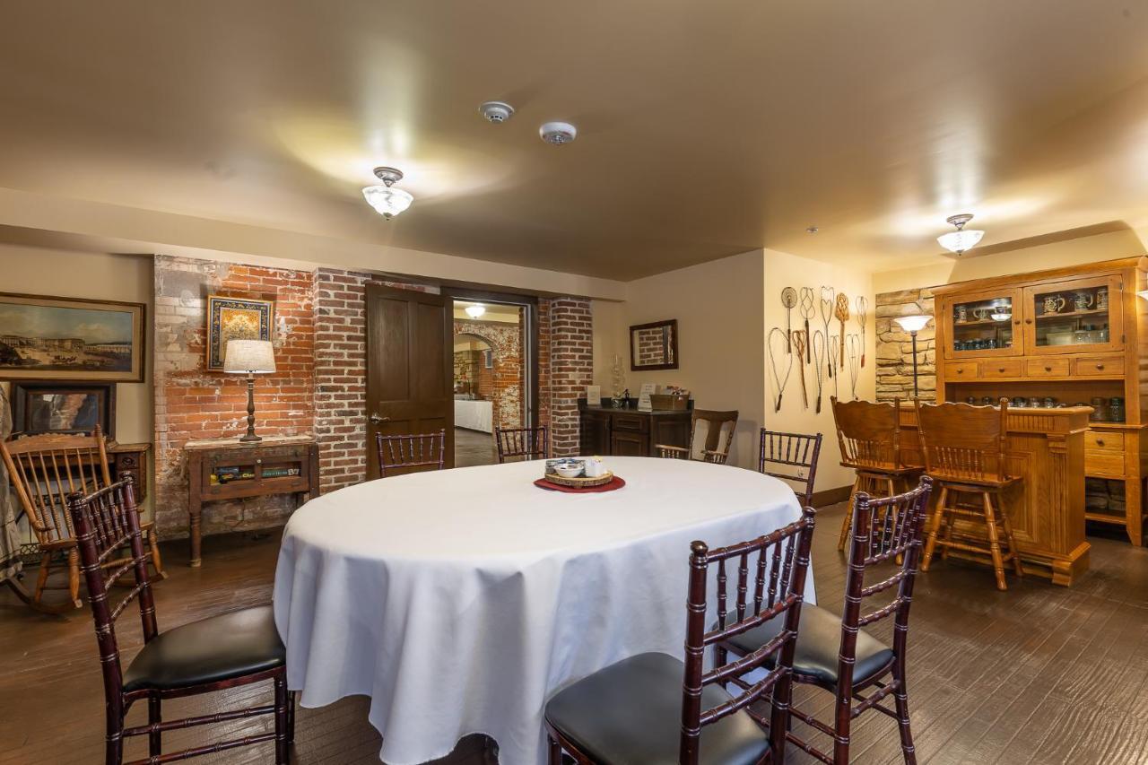 Steele Mansion & Gathering Hub 4*