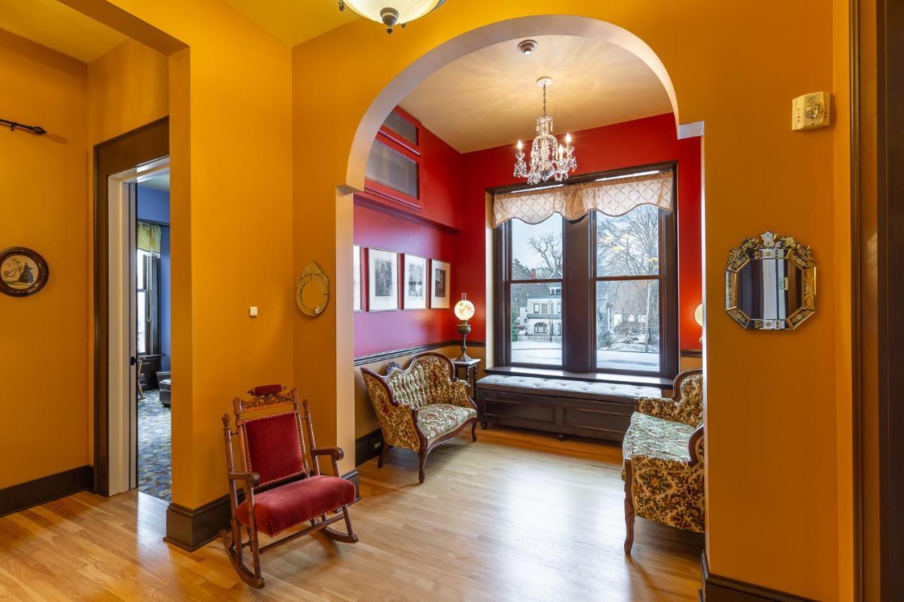 Steele Mansion & Gathering Hub 4*