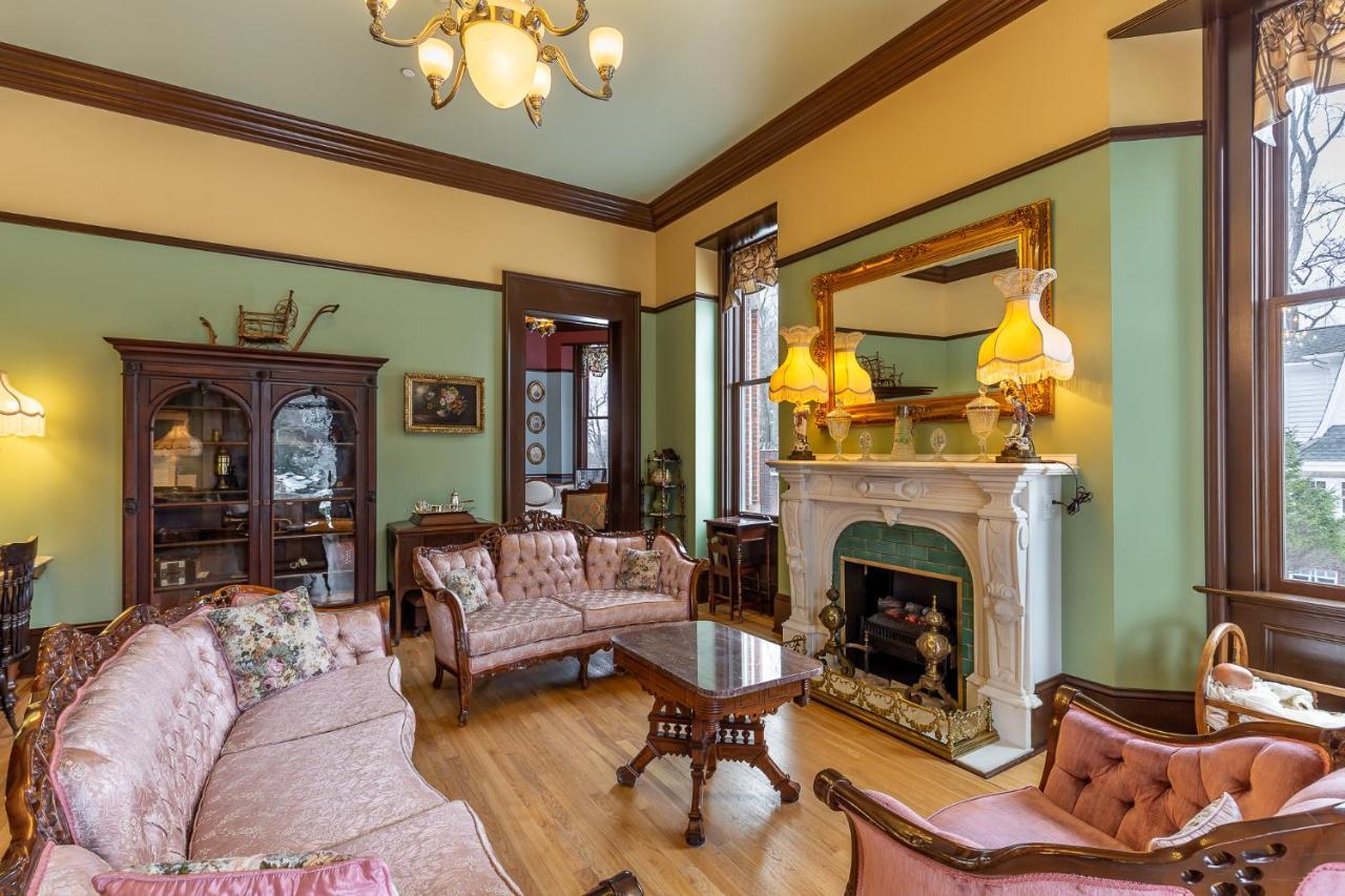 Steele Mansion & Gathering Hub 4*