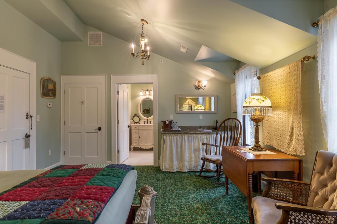 Inn Steele Mansion & Gathering Hub Painesville